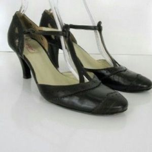 VINTAGE Cath Kidston brown T-strap wingtip pumps 9